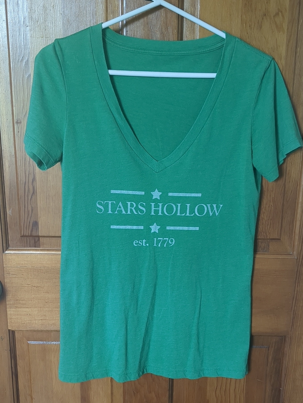 Stars Hollow Gilmore Girls Green V-Neck Graphic Tee